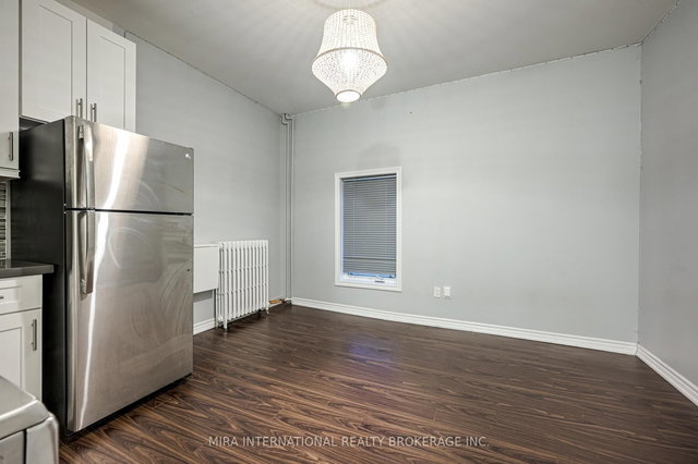 102 - 70 Melbourne Avenue