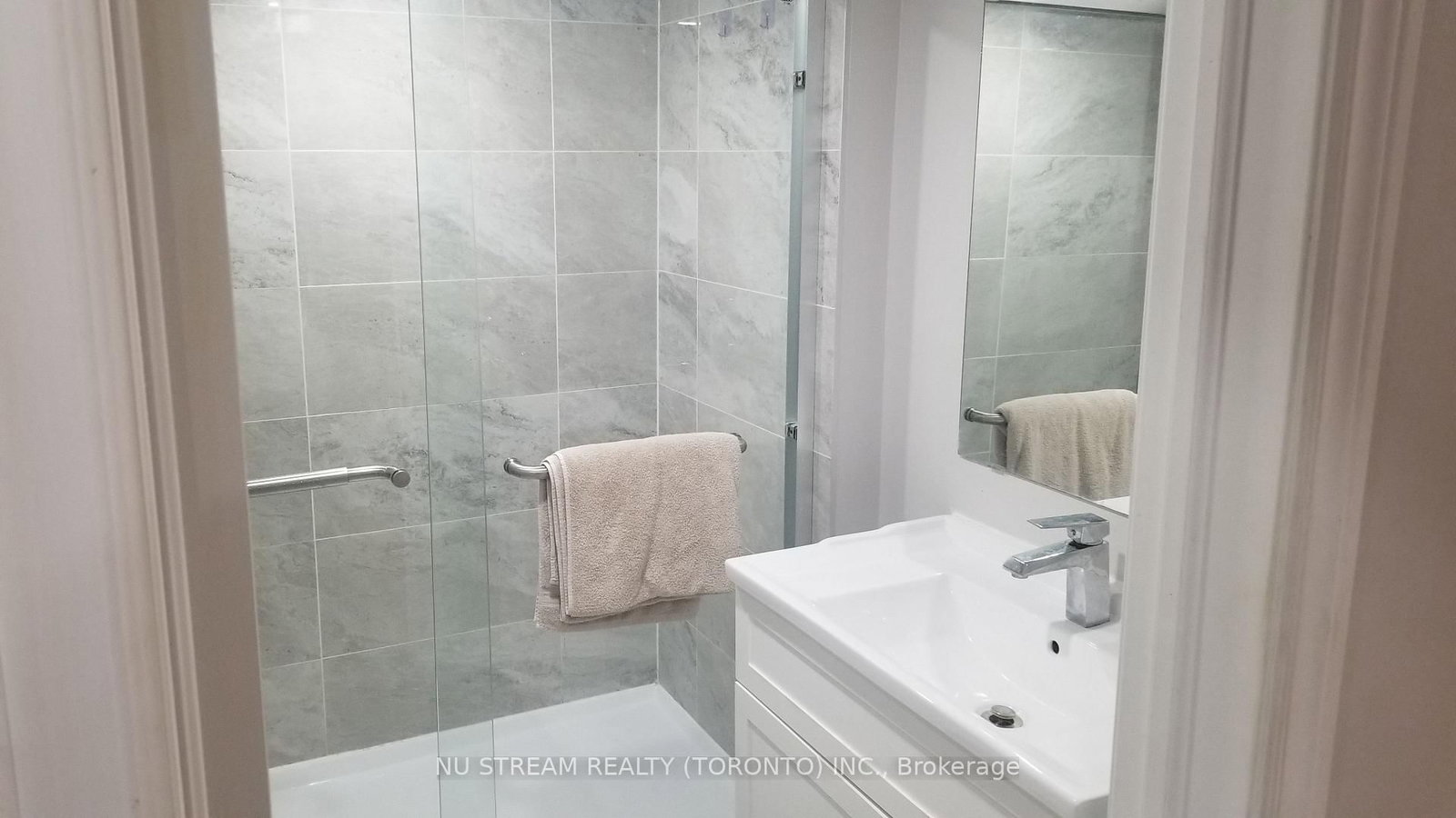 1588 Princelea Place, Unit Lower - Photo 5
