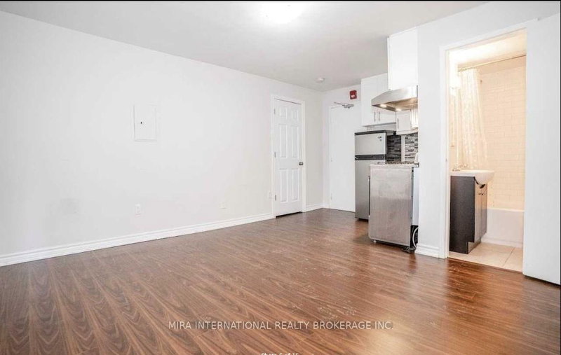 103 - 70 Melbourne Ave, Toronto, M6K 1K7 | Image 3