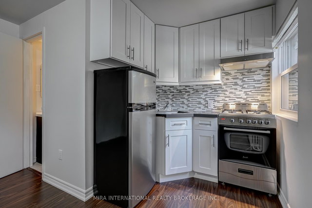 105 - 70 Melbourne Avenue