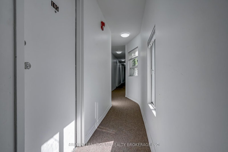 105 - 70 Melbourne Ave, Toronto, M6K 1K7 | Image 2