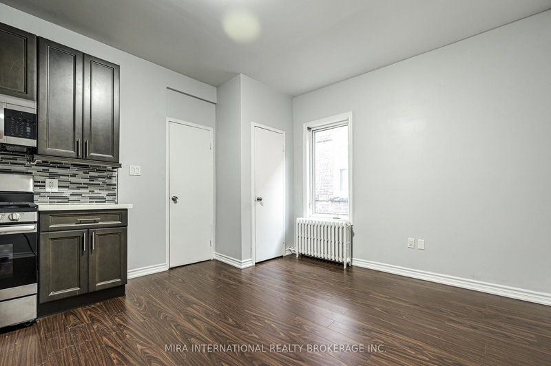 202 - 70 Melbourne Ave, Toronto, M6K 1K7 | Image 3