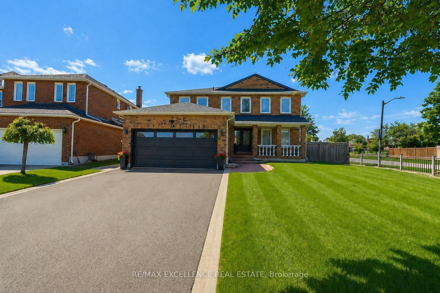 Detached House for sale at 2 Pebble Beach Court, Brampton, Ontario, L6S 4E9 - Northgate - MLS: W13060858