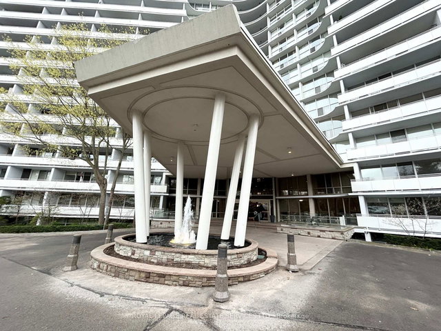 115 - 20 North Shore Boulevard W