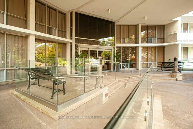 115 - 20 North Shore Boulevard W