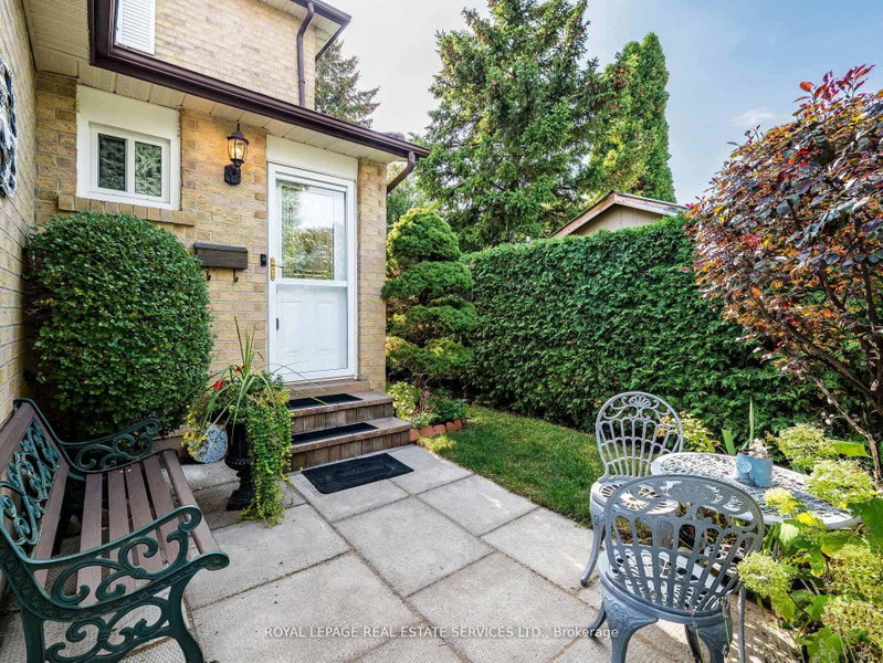 77 Martindale Crescent