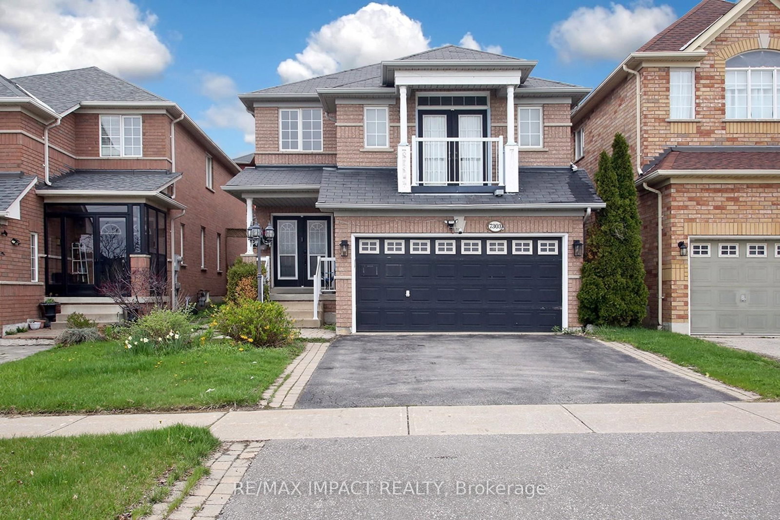 Detached House for sale at 7303 Lantern Fly Hllw, Mississauga, Ontario, L5W 1K3 - Meadowvale Village - MLS: W13061926