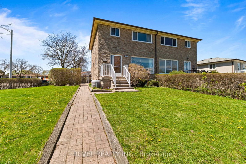 home for lease on 6821 Darcel Avenue