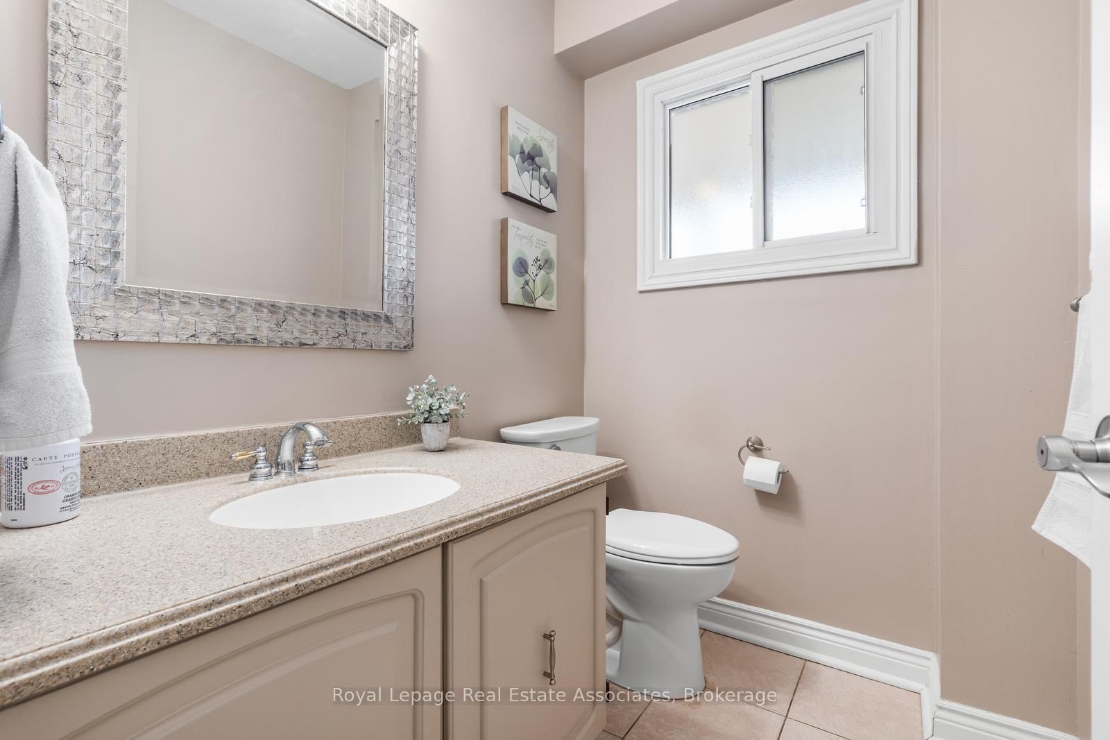 Semi-Detached House sold at 4237 Trellis Crescent, Mississauga, Ontario, L5L 2M1 - Erin Mills - MLS: W13062320
