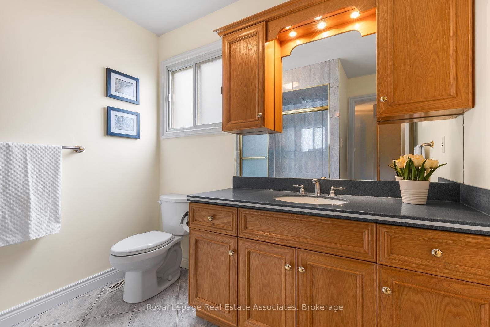Semi-Detached House sold at 4237 Trellis Crescent, Mississauga, Ontario, L5L 2M1 - Erin Mills - MLS: W13062320