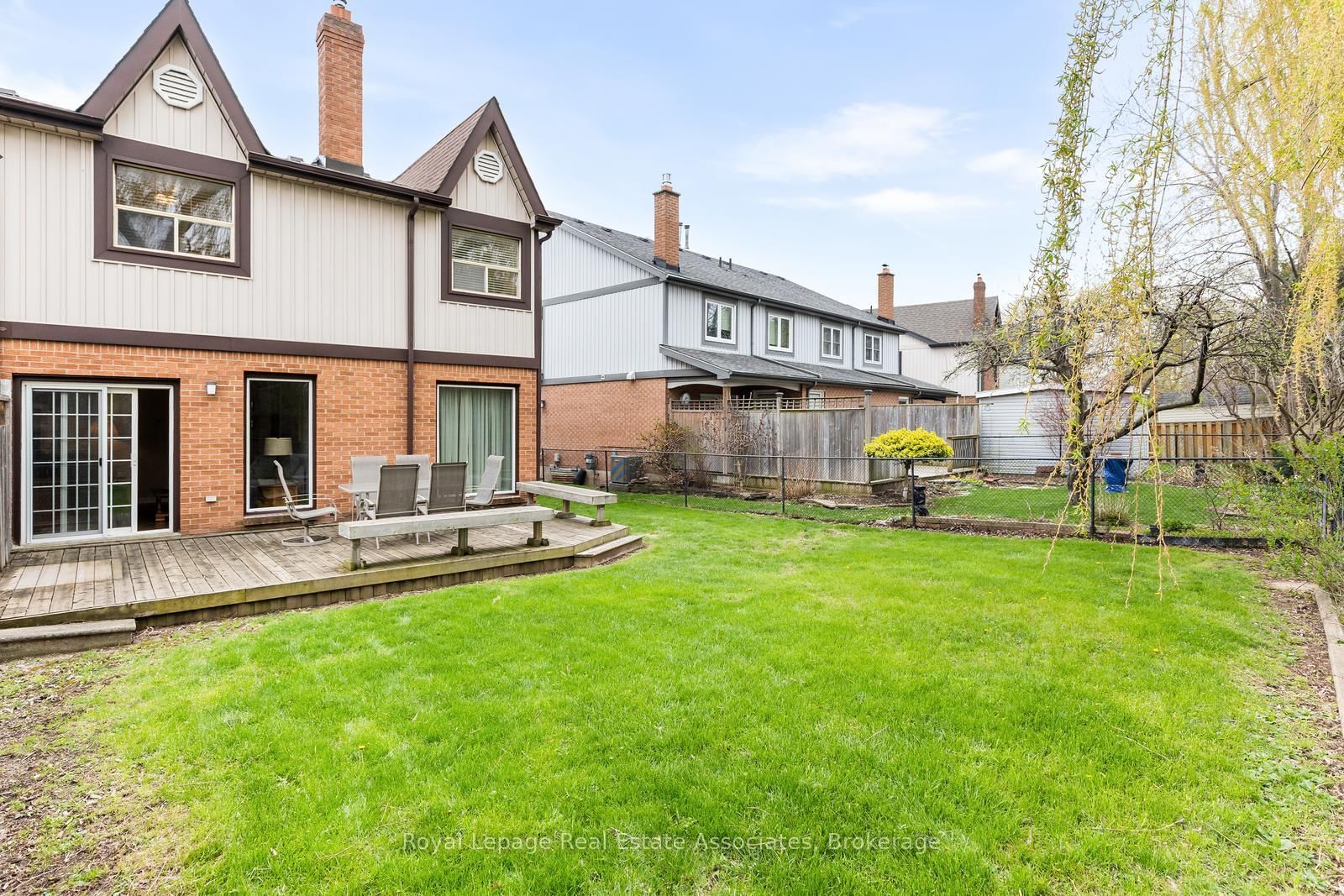Semi-Detached House sold at 4237 Trellis Crescent, Mississauga, Ontario, L5L 2M1 - Erin Mills - MLS: W13062320