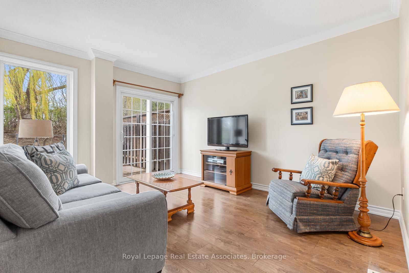 Semi-Detached House sold at 4237 Trellis Crescent, Mississauga, Ontario, L5L 2M1 - Erin Mills - MLS: W13062320