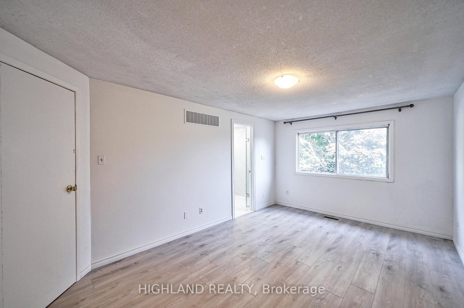 6455 Tisler Crescent - Photo 26