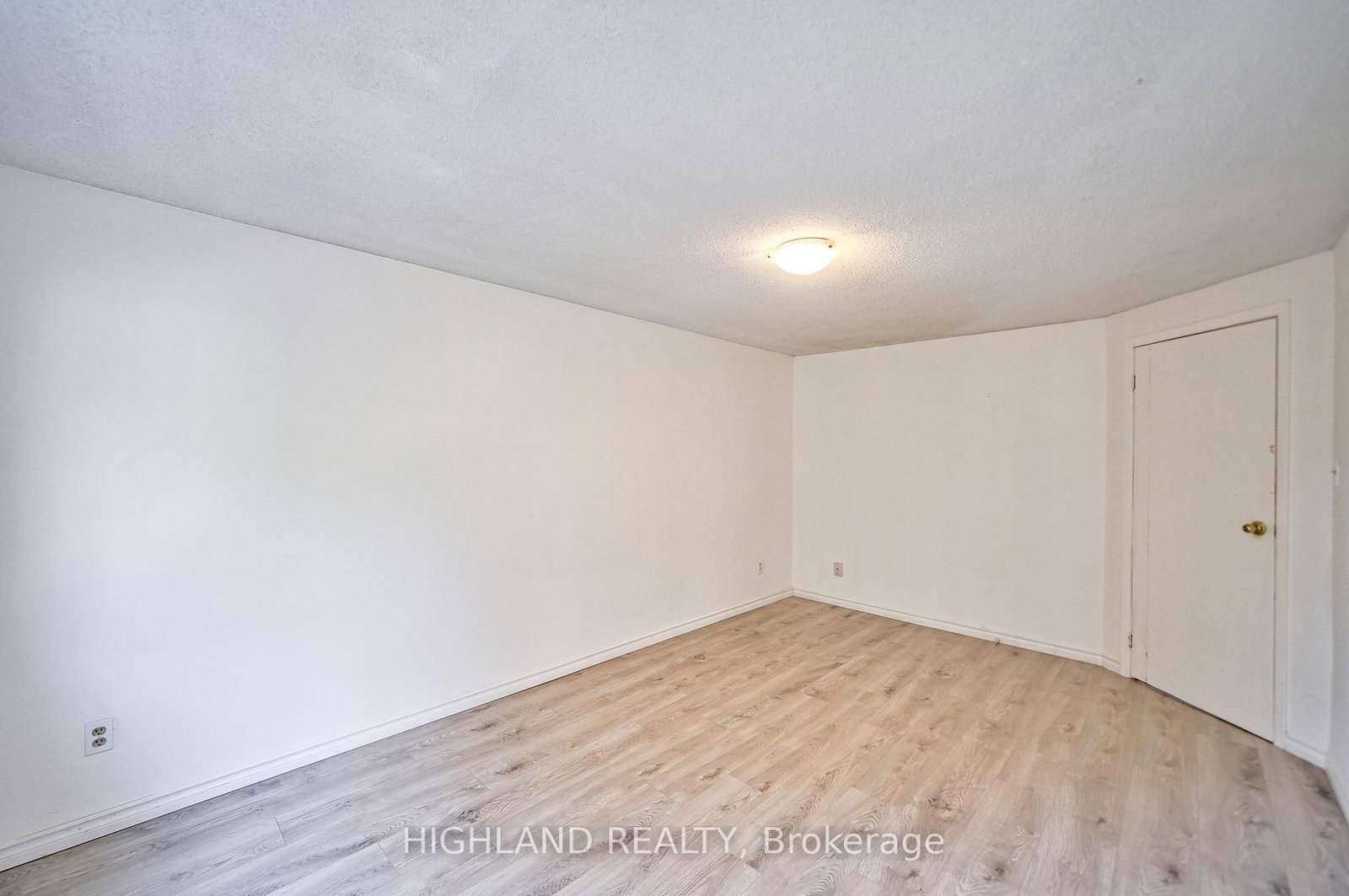6455 Tisler Crescent - Photo 27