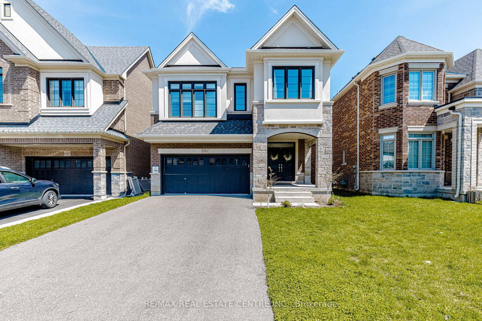 Detached House for sale at 1311 Britton Crescent, Milton, Ontario, L9E 1J5 - Ford - MLS: W13062816