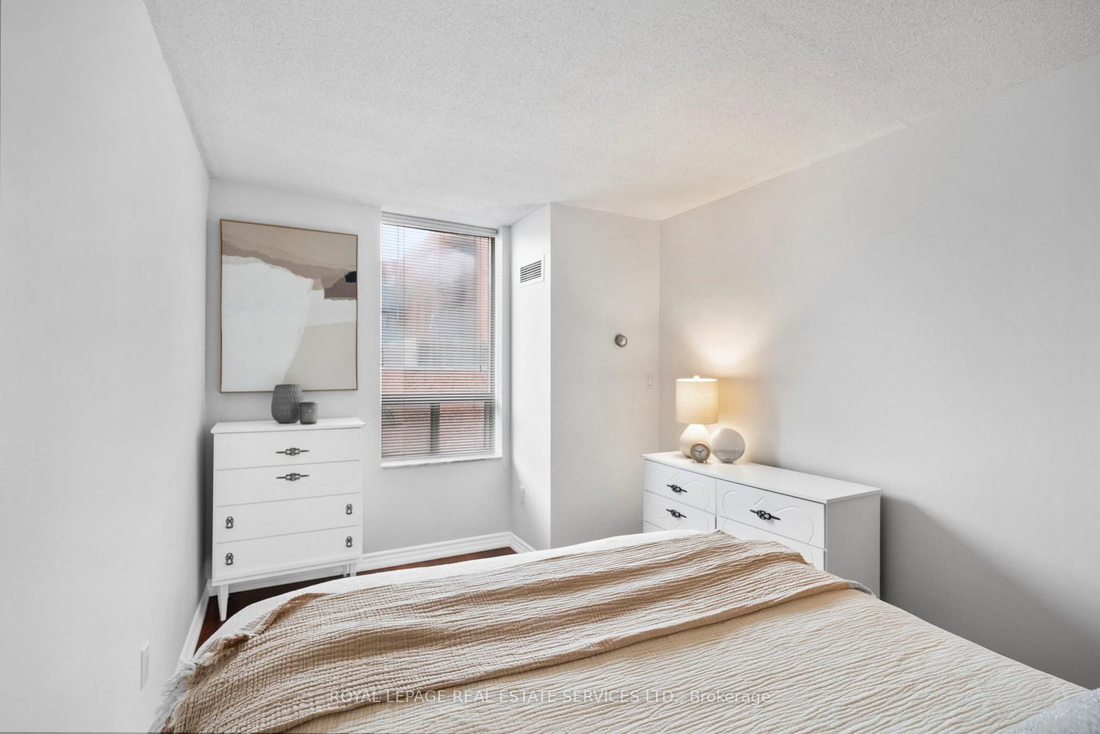 185 Robinson Street, Unit 202 - Photo 15
