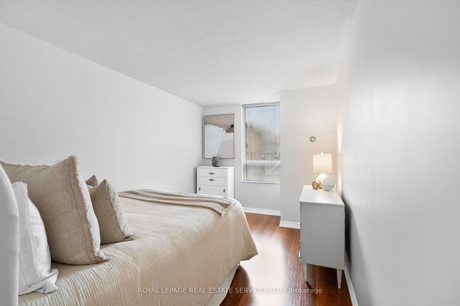 185 Robinson Street, Unit 202 - Photo 16