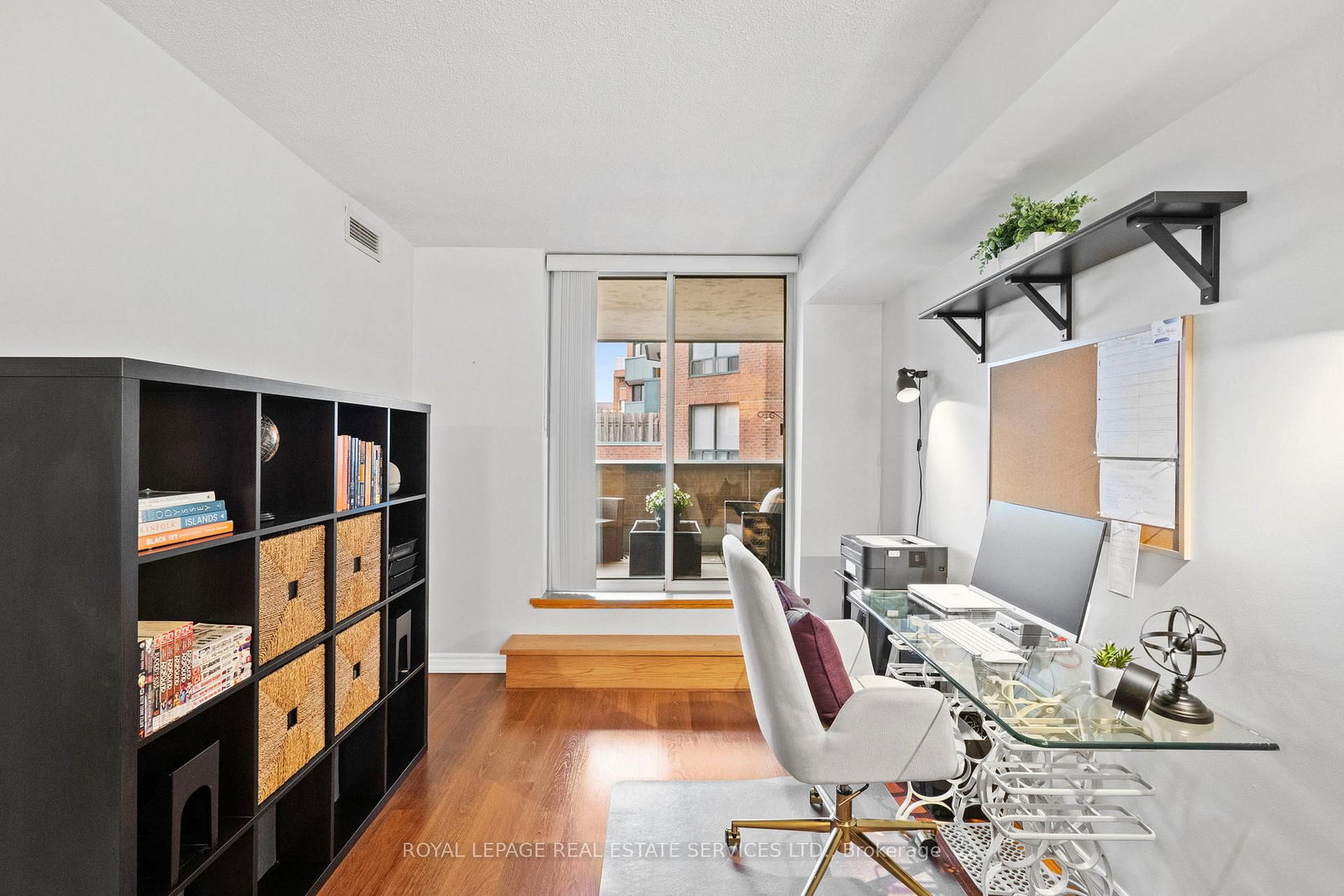 185 Robinson Street, Unit 202 - Photo 20