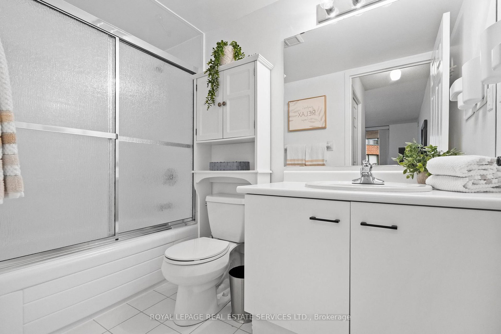 185 Robinson Street, Unit 202 - Photo 22