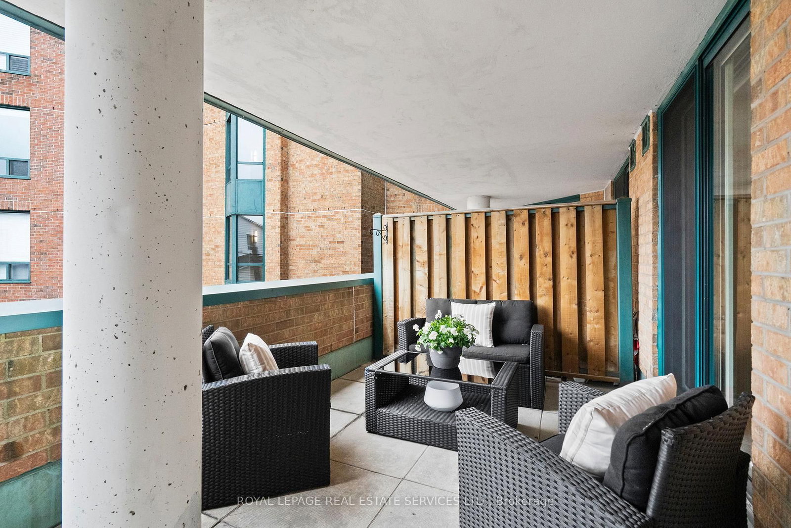 185 Robinson Street, Unit 202 - Photo 23