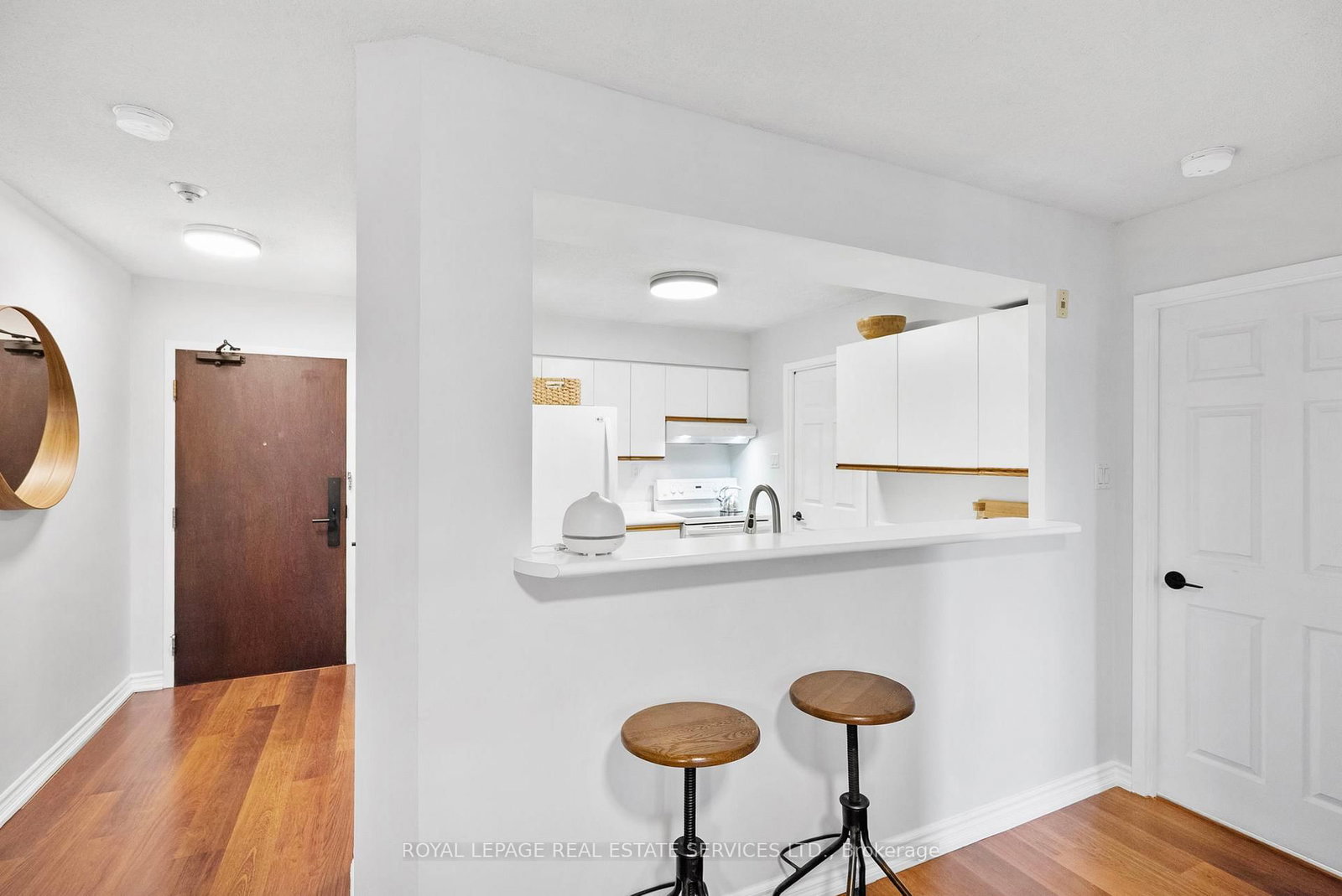 185 Robinson Street, Unit 202 - Photo 9