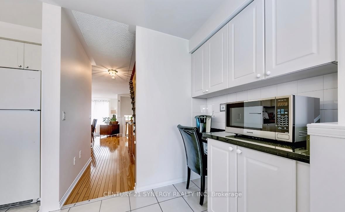 5055 Heatherleigh Avenue, Unit 106 - Photo 9