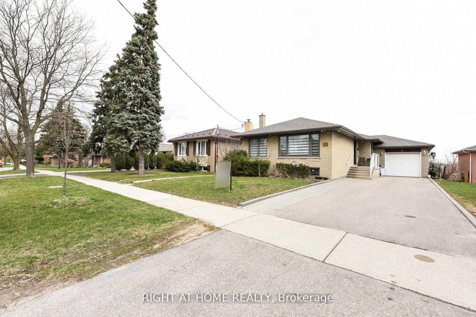31 E Griggsden Avenue