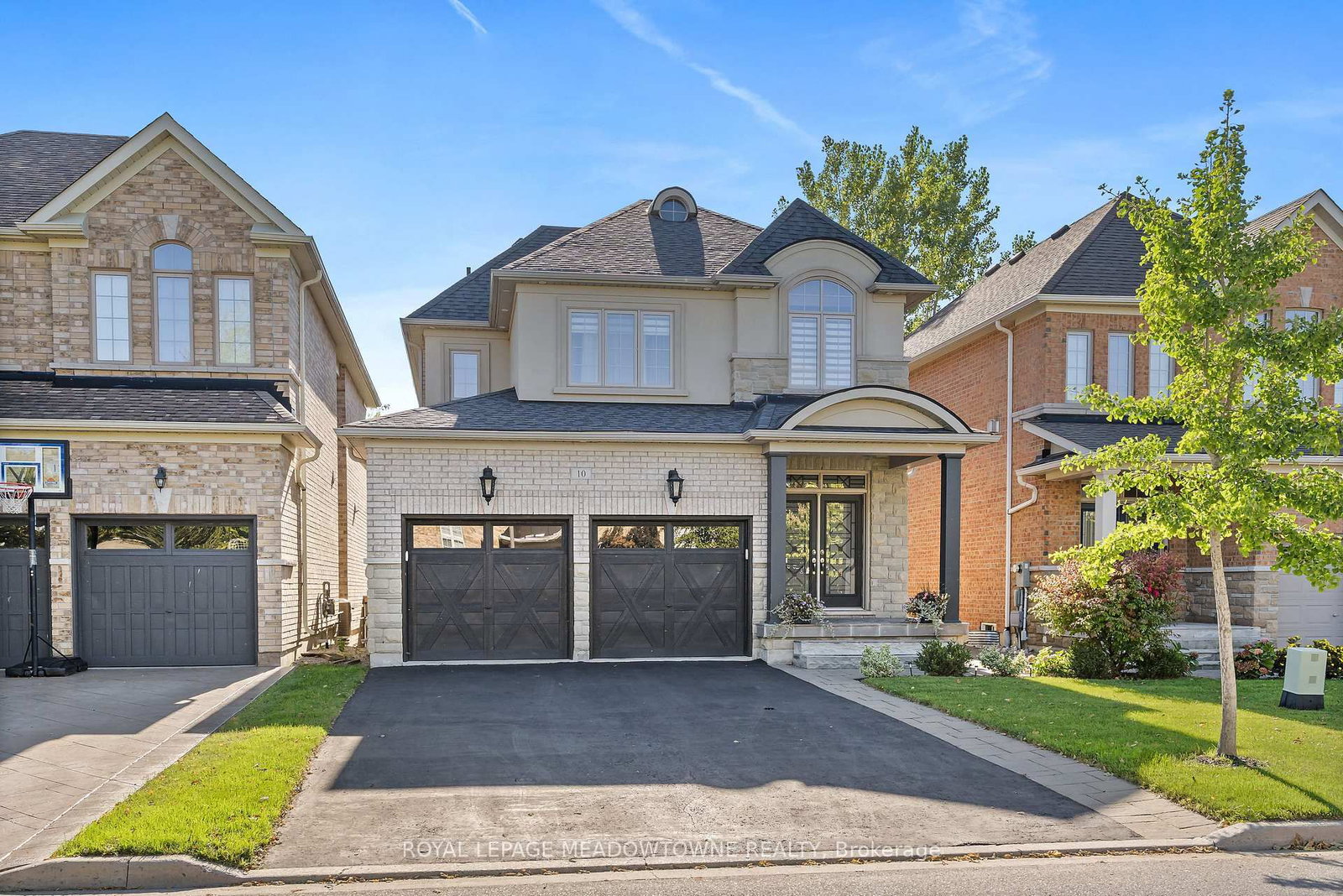 Detached House for sale at 10 Silver Pond Drive, Halton Hills, Ontario, L7G 6L9 - Georgetown - MLS: W13064192