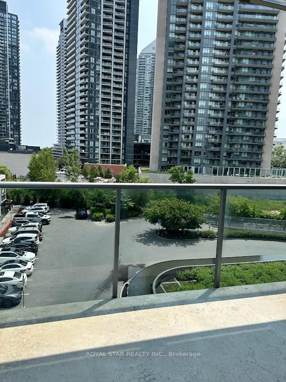 90 Park Lawn Road, Unit 508 - Photo 2