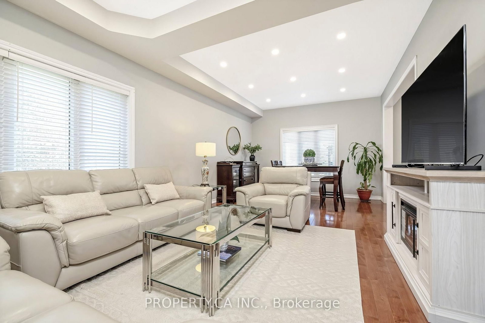 211 Mclaughlin Avenue • Milton, ON photo 4