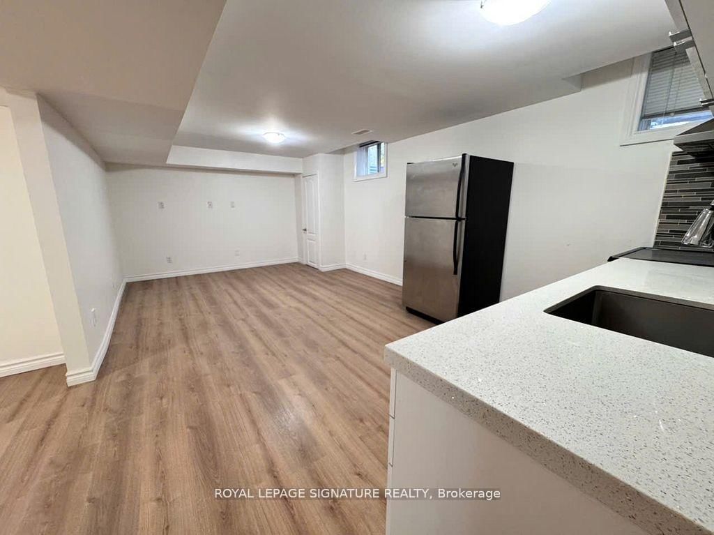 285 Mississaga Street, Unit Bsmt - Photo 10