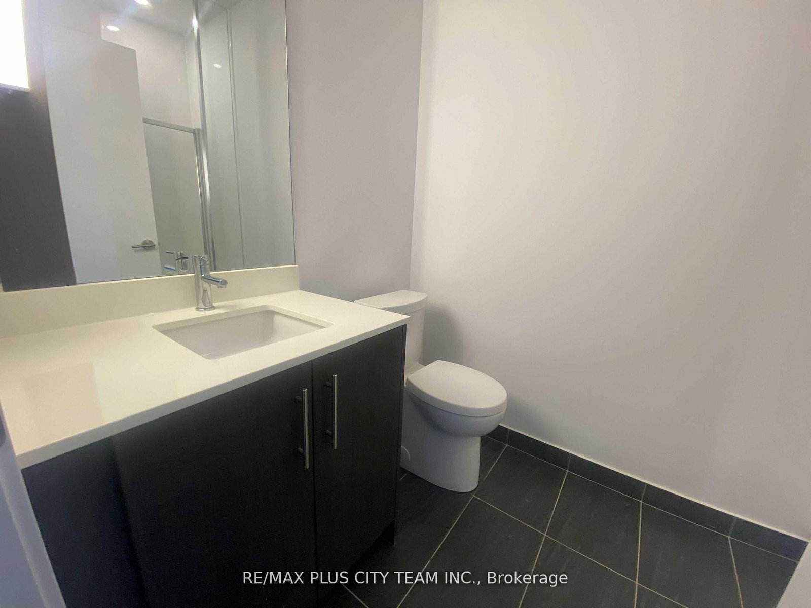 215 Veterans Drive, Unit 103 - Photo 8