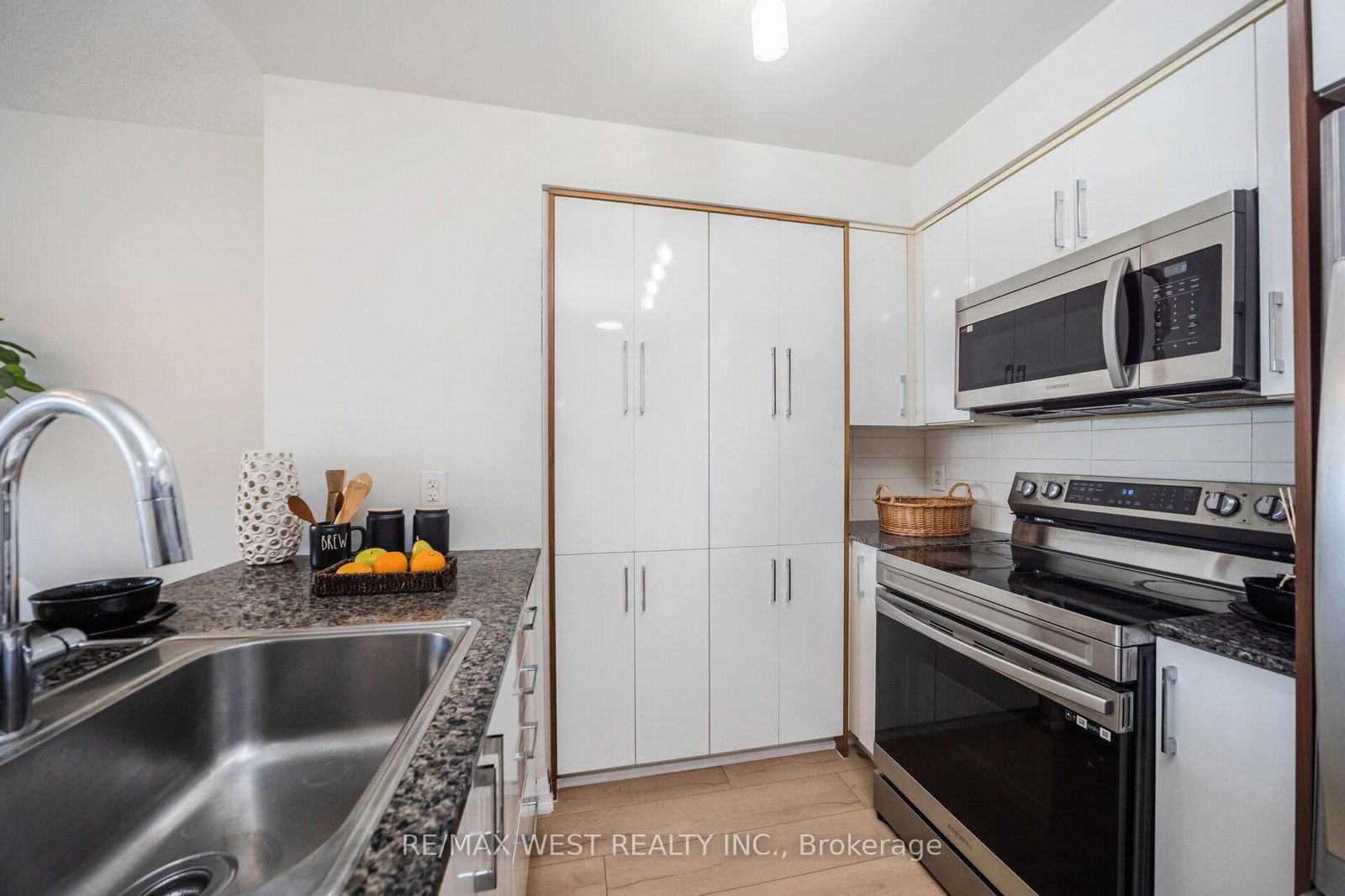 1 Valhalla Inn Road, Unit 905 - Photo 24