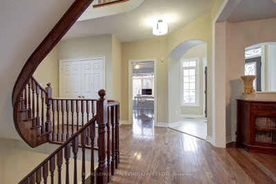 2219 Wuthering Heights Way — photo 6