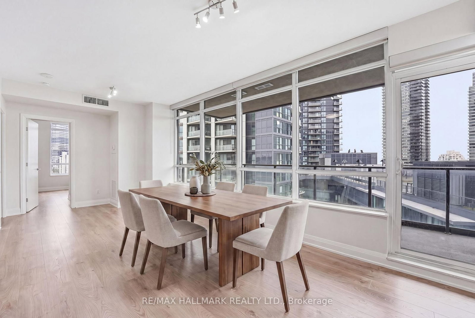 36 Park Lawn Road, Unit 710 - Photo 2