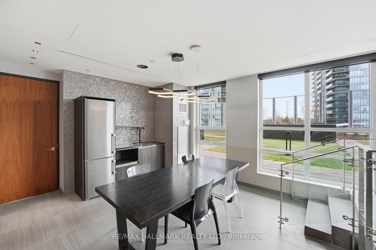36 Park Lawn Road, Unit 710 - Photo 20