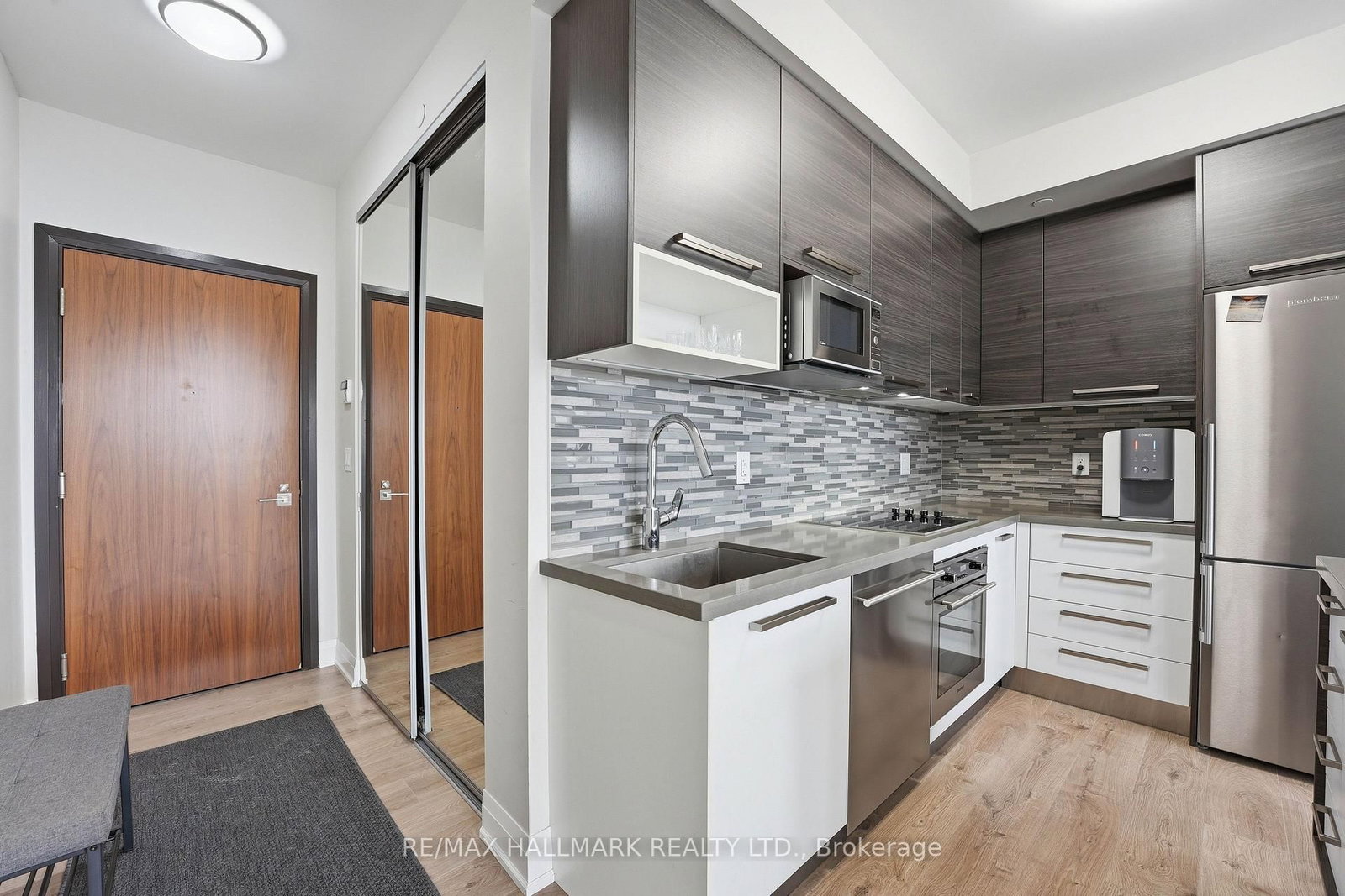 36 Park Lawn Road, Unit 710 - Photo 7