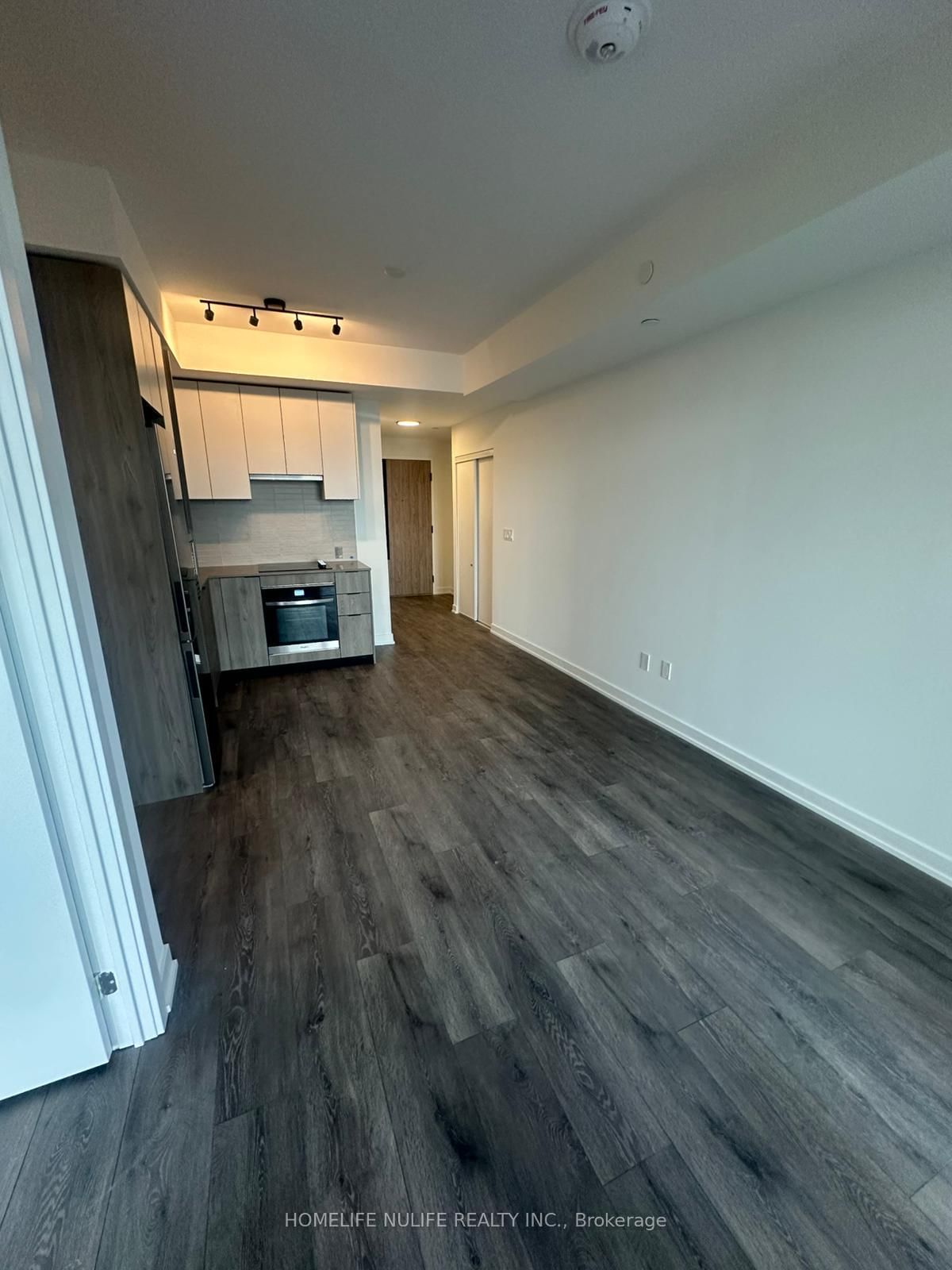 1007 THE QUEENSWAY Avenue S, Unit 1307 - Photo 11