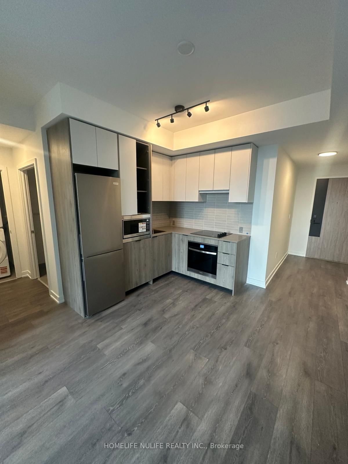 1007 THE QUEENSWAY Avenue S, Unit 1307 - Photo 12