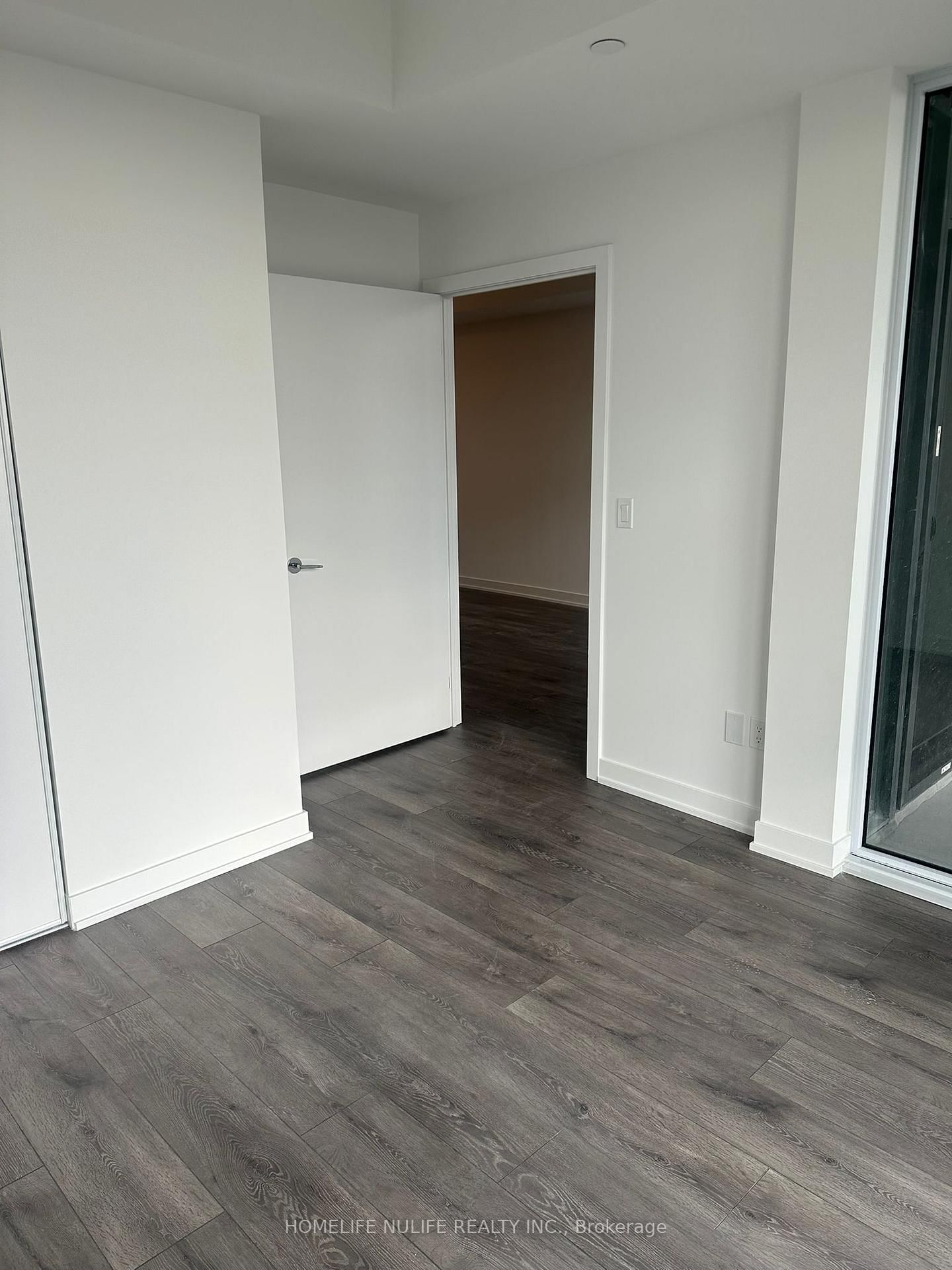 1007 THE QUEENSWAY Avenue S, Unit 1307 - Photo 19