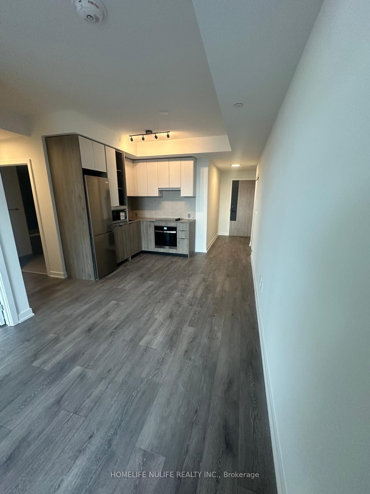 1007 THE QUEENSWAY Avenue S, Unit 1307 - Photo 8