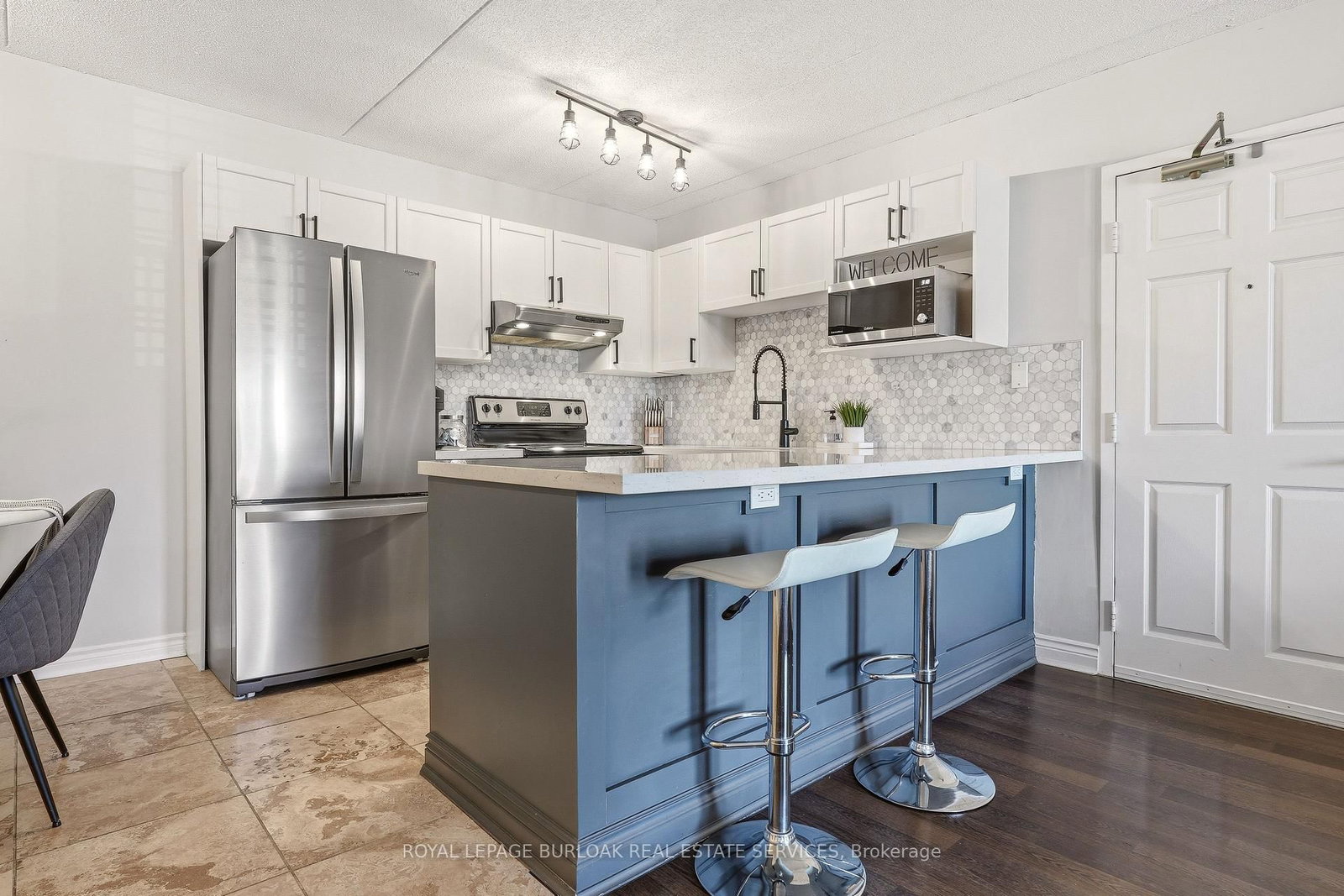 1451 Walker's Line, Unit 304 - Photo 3