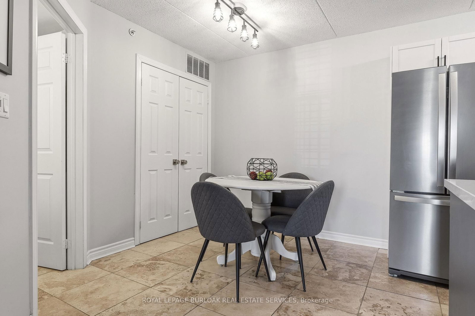 1451 Walker's Line, Unit 304 - Photo 6