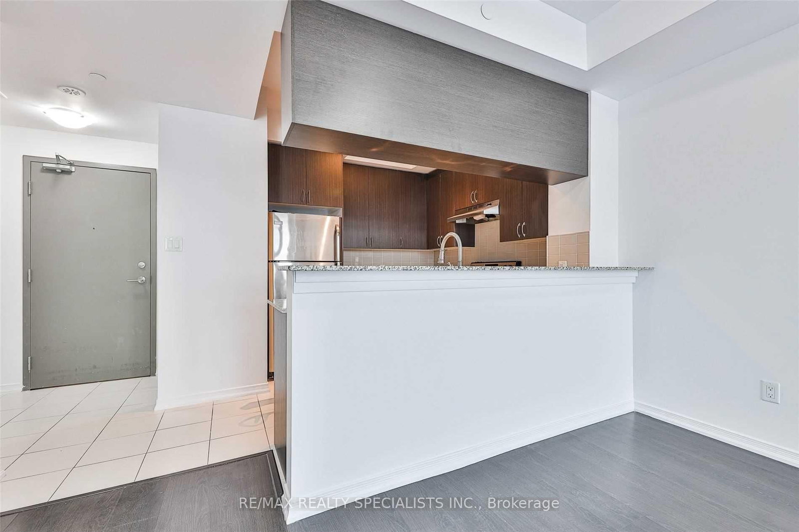 50 Sky Harbour Drive, Unit 408 - Photo 4