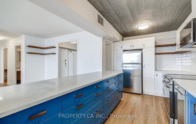 1706 - 155 Marlee Ave, Toronto, M6B 4B5 | Image 3