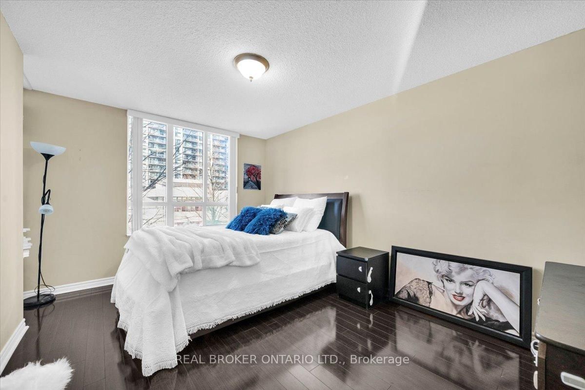335 Rathburn Road W, Unit 312 - Photo 15