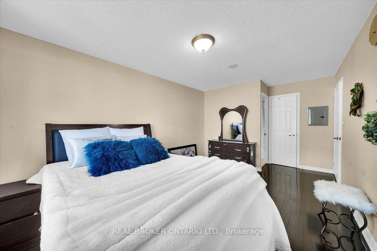 335 Rathburn Road W, Unit 312 - Photo 16