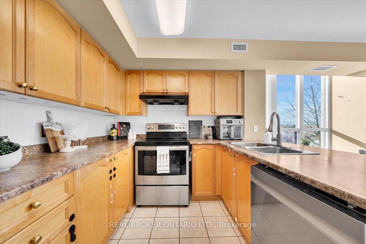 335 Rathburn Road W, Unit 312 - Photo 19