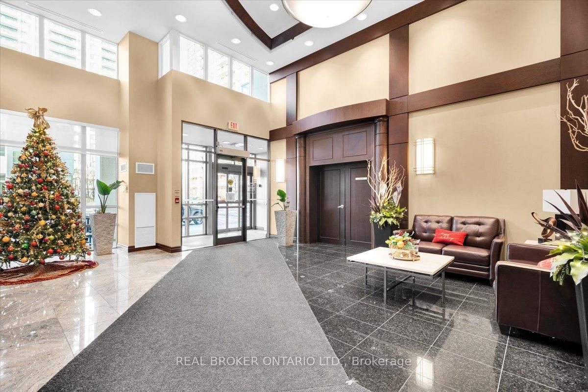 335 Rathburn Road W, Unit 312 - Photo 3