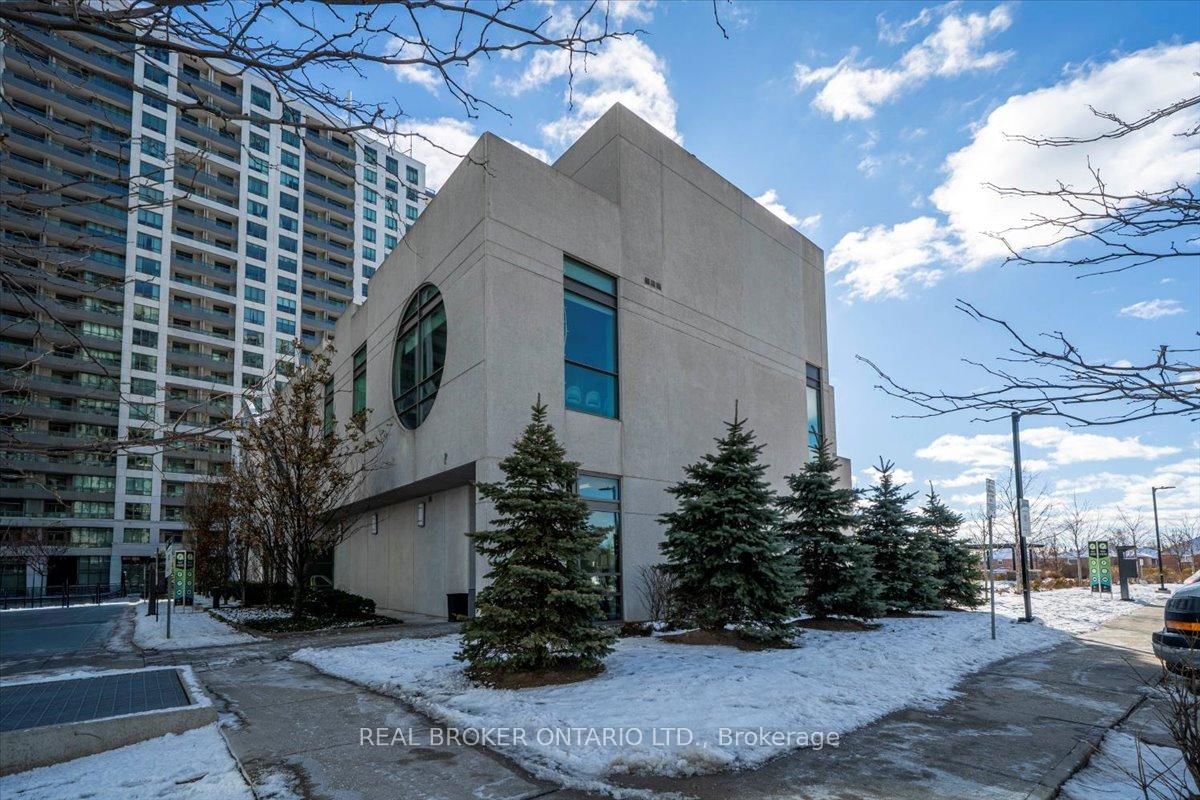 335 Rathburn Road W, Unit 312 - Photo 31